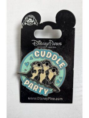 Disney Collector's Trading Pin, Cuddle Party Otters from Finding Dory, NEW